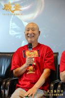 陈佩斯电影《戏台》济南路演“彩蛋”不停黄渤即兴开嗓：不唱歌改唱戏